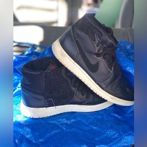Air Jordan 1 REBEL WOMENS 9